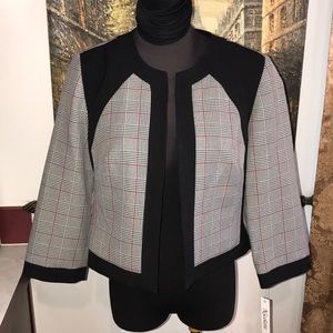 Woman’s 3/4 sleeve blazer